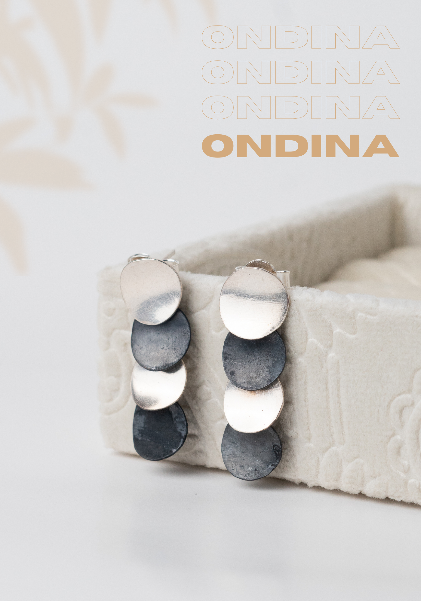 Aretes Ondina: Juego de Luces y Contrastes en Plata