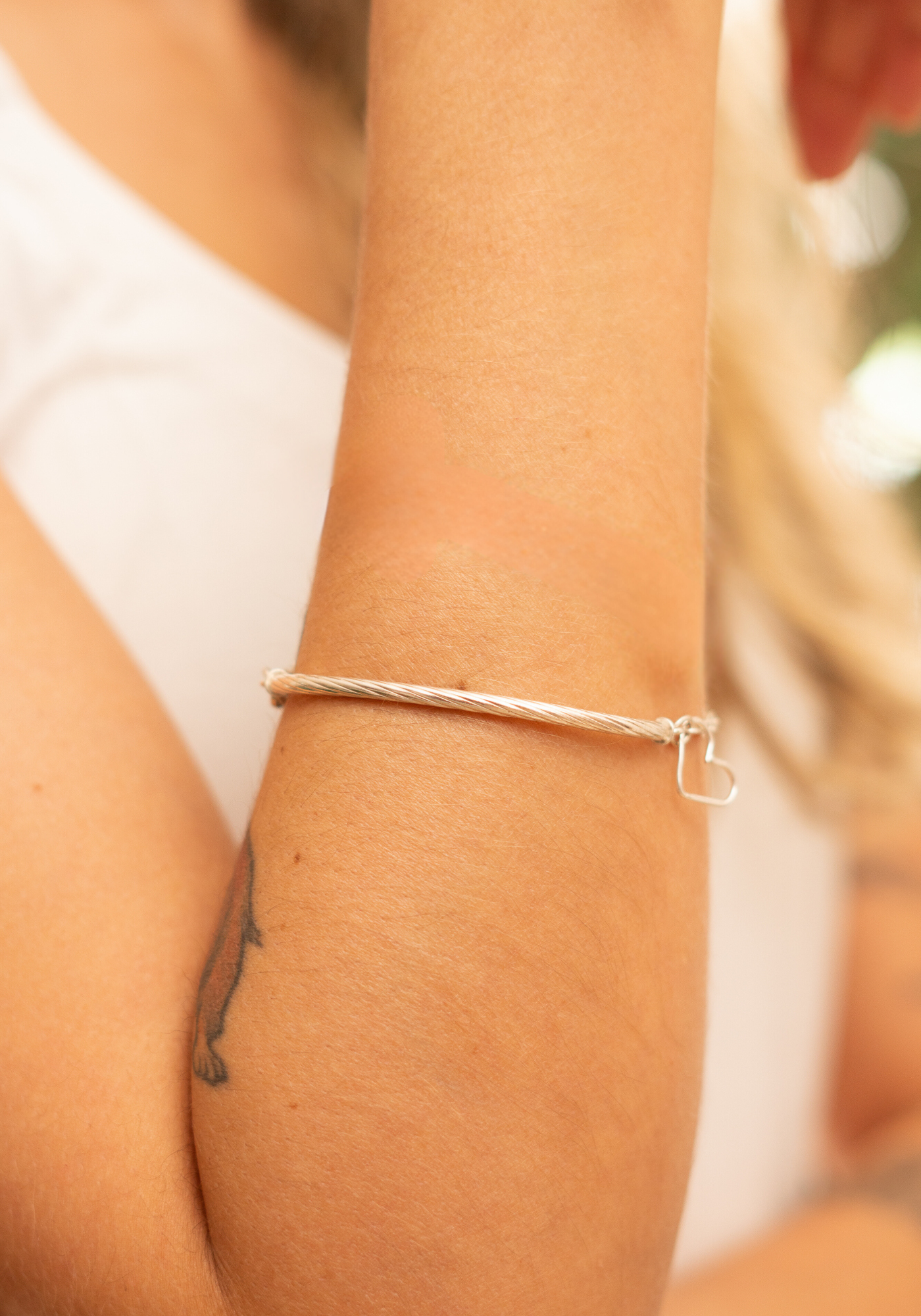 Brazalete Fiora: El Ritmo del Corazón en Plata 950
