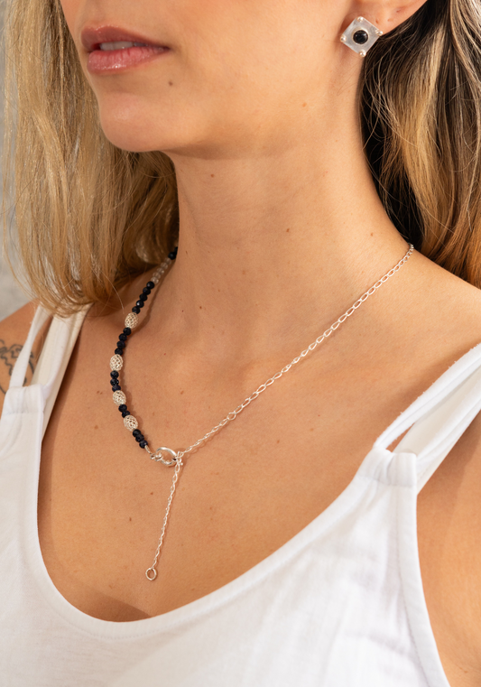 Collar Dual: Armonía en Plata y Piedras Naturales