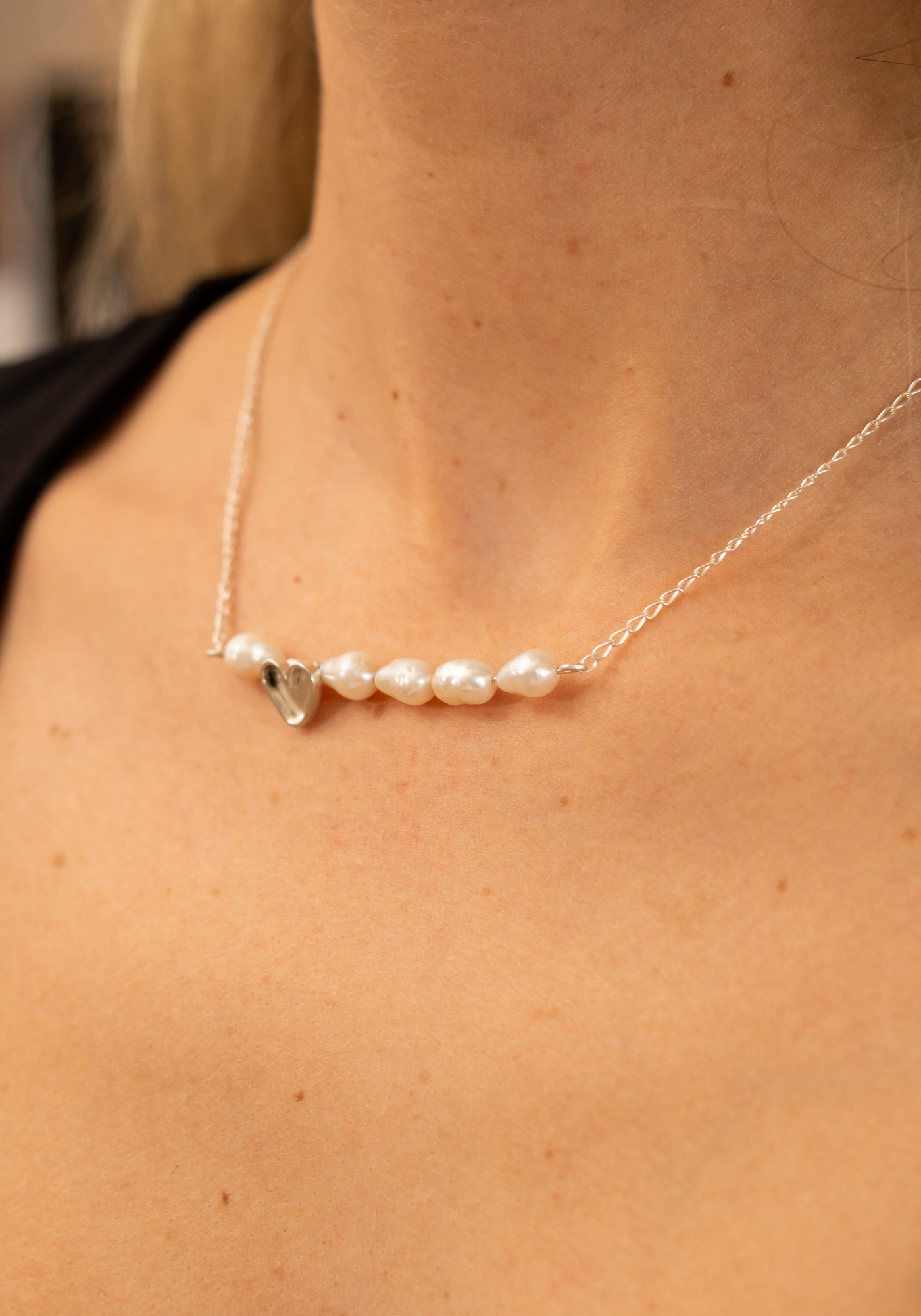 Collar Lira Love: Belleza y Significado Perlas y Plata 950