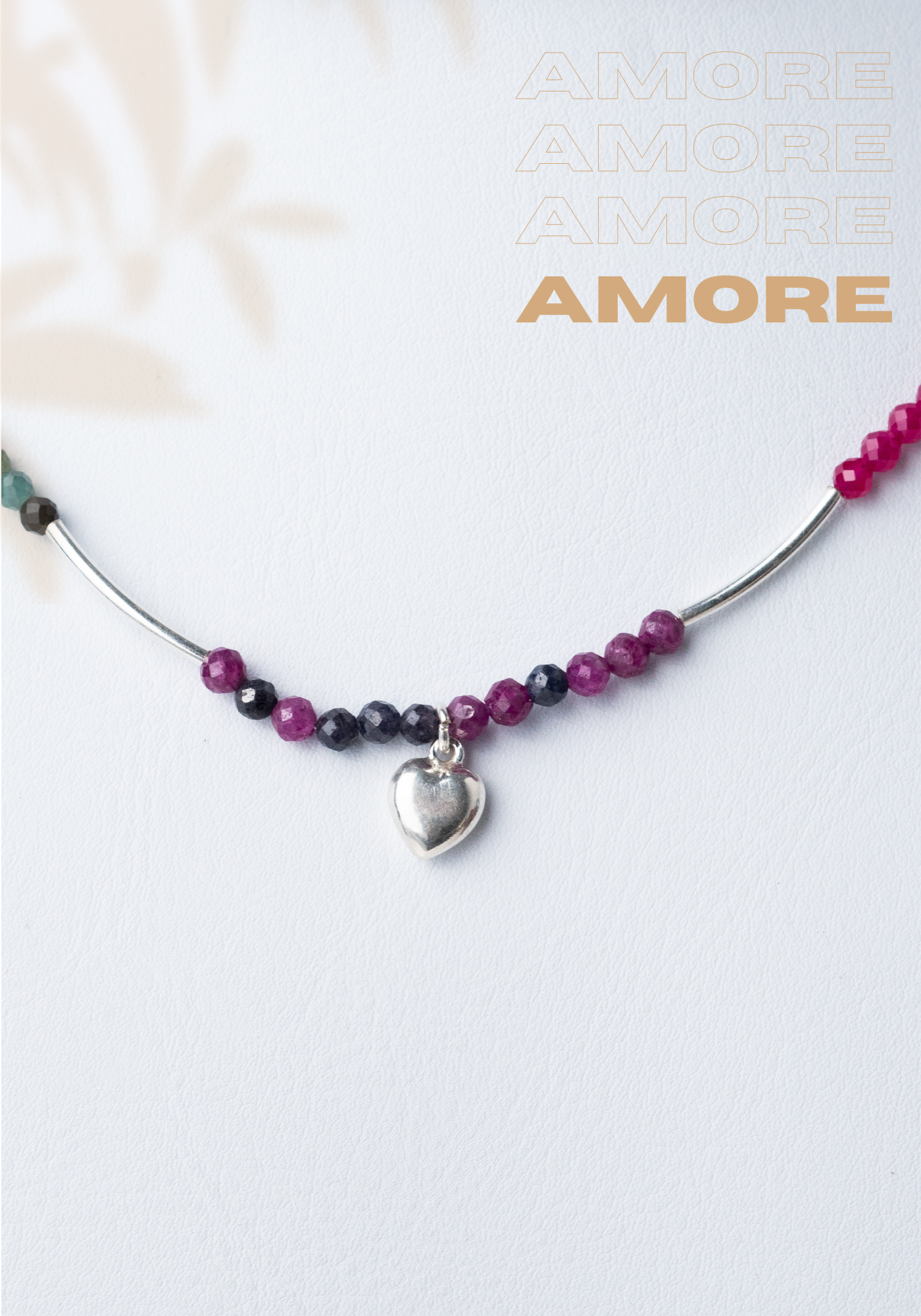 Collar Amore: Delicadeza y Amor Eterno