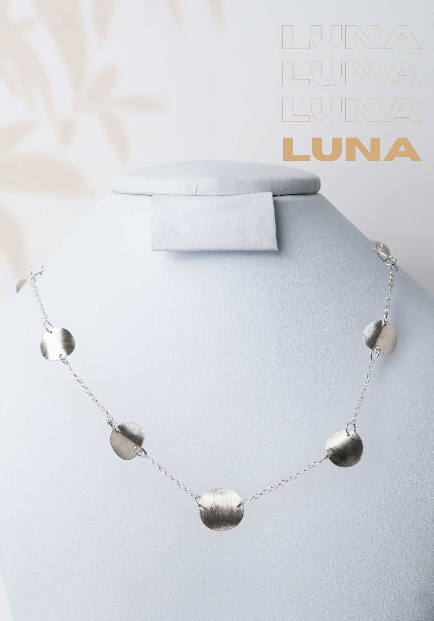 Collar Luna: Elegancia Minimalista en Plata 950