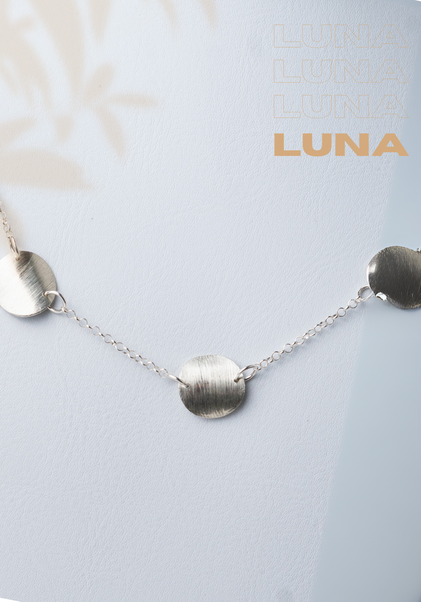 Collar Luna: Elegancia Minimalista en Plata 950