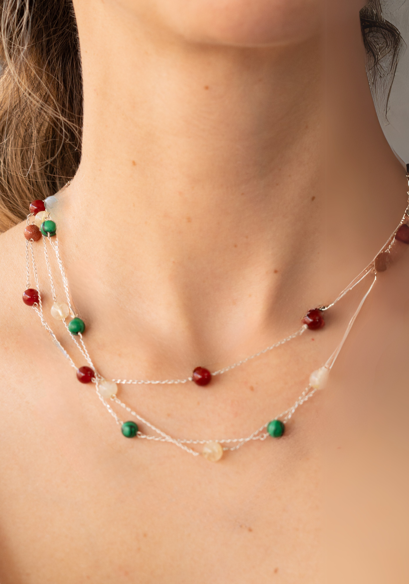 Collar Zira: Elegancia Natural en Cada Movimiento