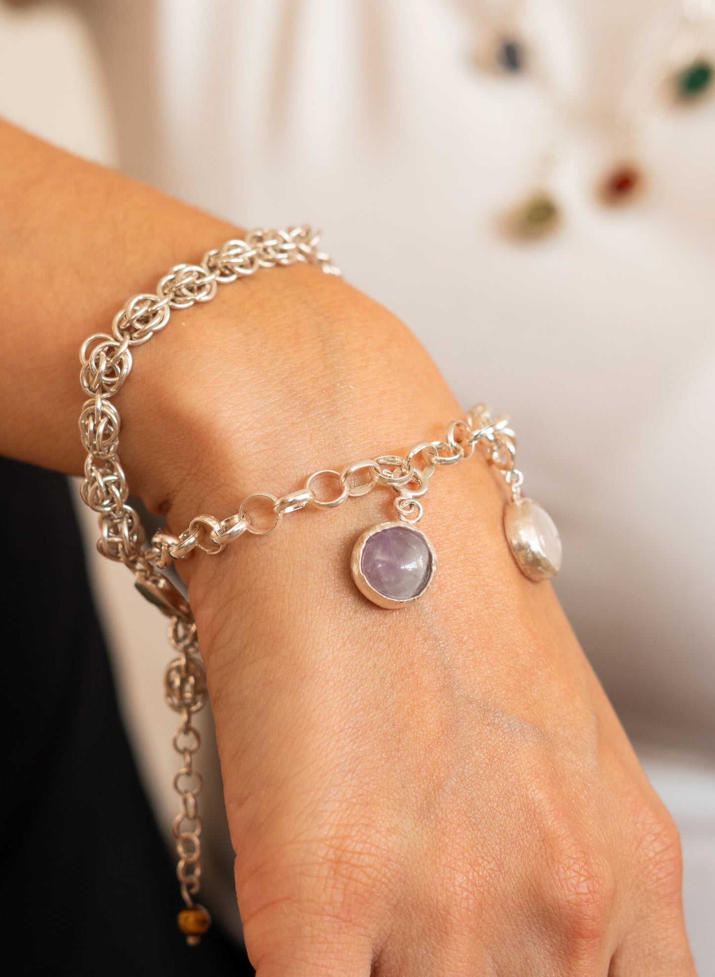 Dijes Luna: Simplicidad y Delicadeza Natural